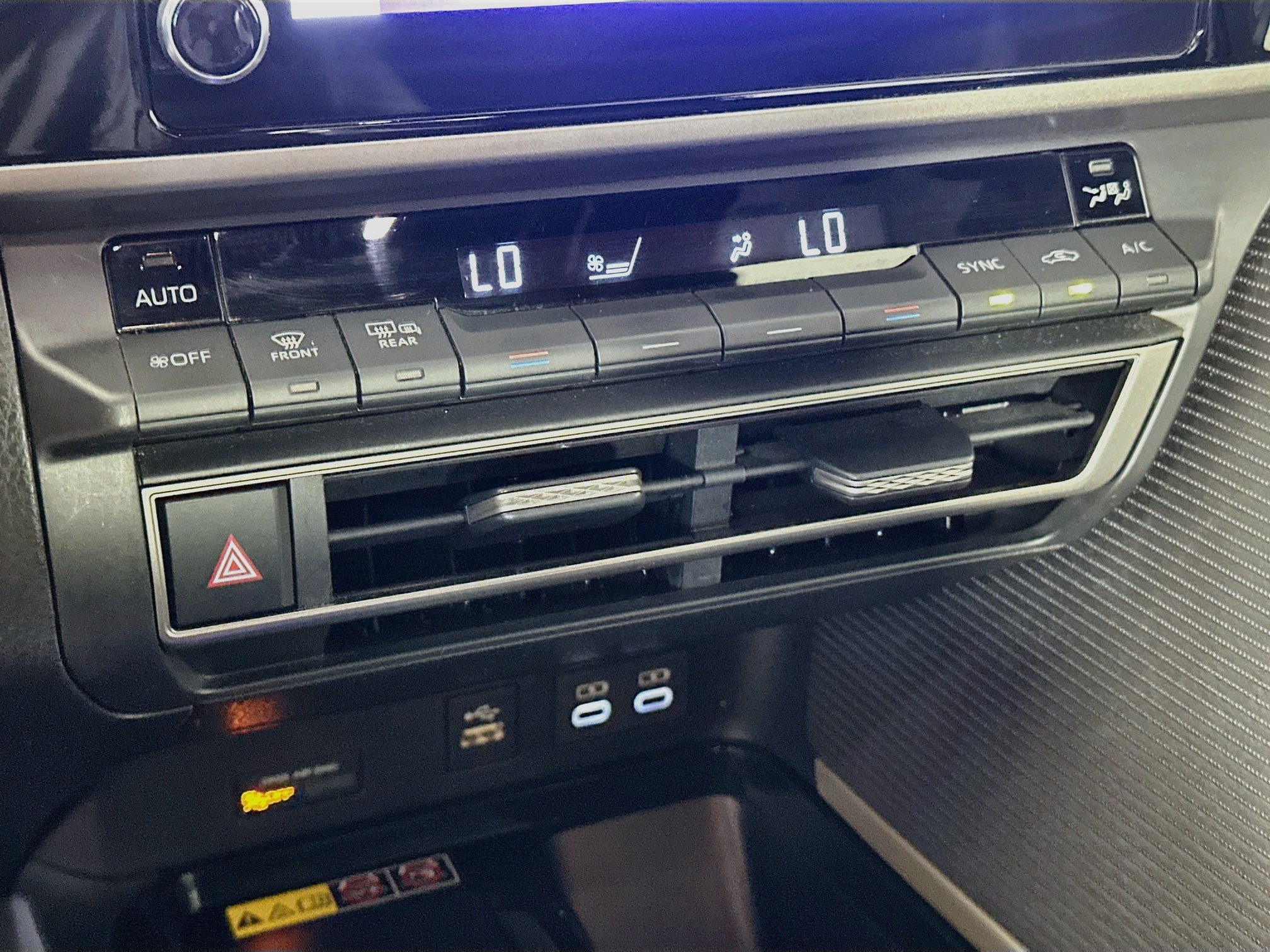 Used 2025 Toyota Camry SE FWD image 24
