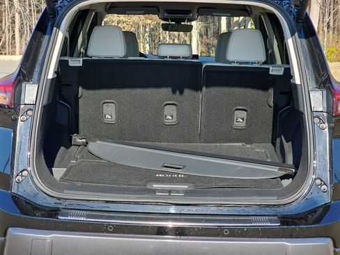 Used 2024 Nissan Rogue SL image 12