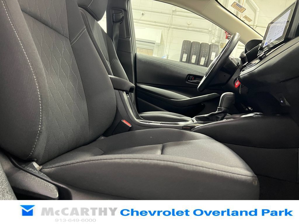 Used 2025 Toyota Corolla LE FWD image 24