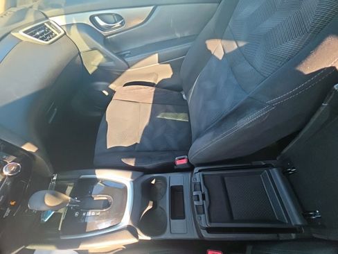 Used 2015 Nissan Rogue SV w/ SV Moonroof Package AWD/4WD image 25