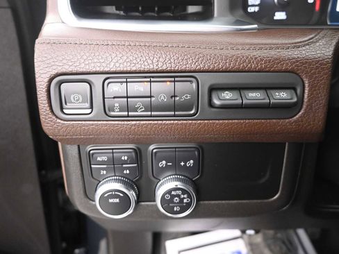 Used 2021 GMC Yukon Denali w/ Advanced Technology Package image 16