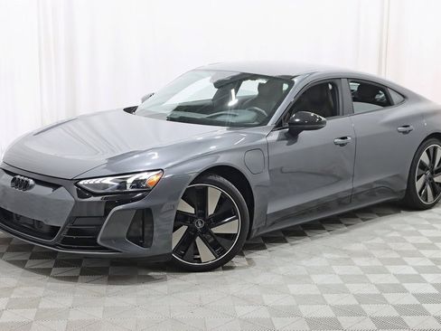 Used 2023 Audi e-tron GT Prestige image 8