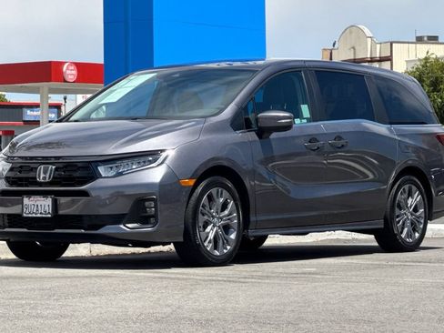 Certified 2025 Honda Odyssey Touring image 8