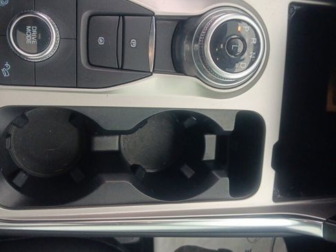 Used 2022 Ford Explorer XLT w/ Equipment Group 202A image 35