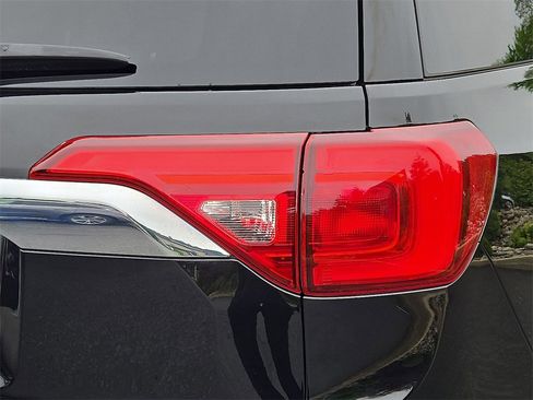 Used 2017 GMC Acadia SLE image 29