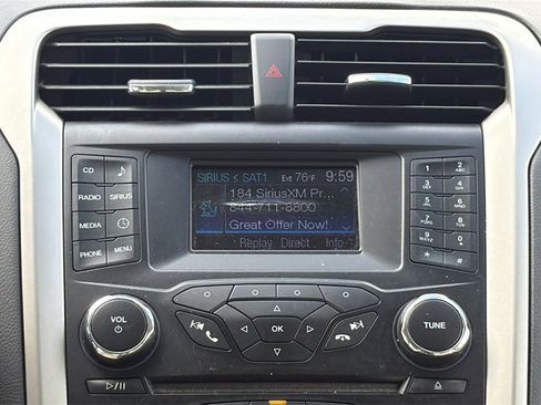 Used 2013 Ford Fusion SE image 23