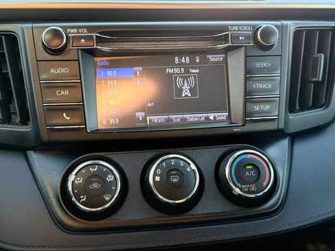 Used 2017 Toyota RAV4 LE FWD image 27