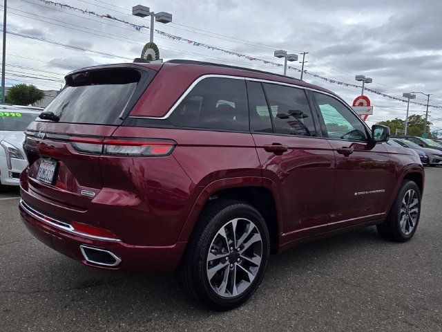 Used 2025 Jeep Grand Cherokee Overland w/ Luxury Tech Group IV AWD/4WD image 4