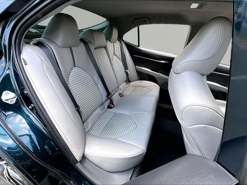 Used 2021 Toyota Camry SE FWD image 19
