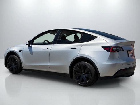 Used 2021 Tesla Model Y Long Range AWD/4WD image 4