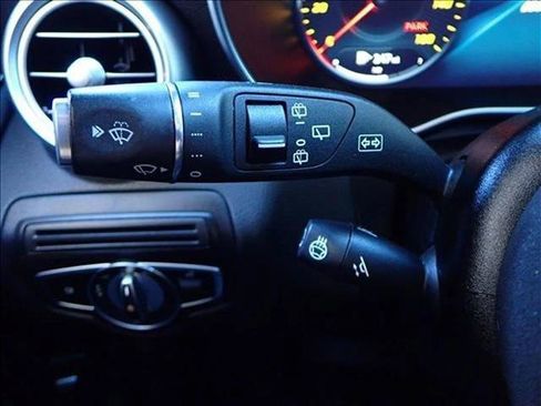 Used 2021 Mercedes-Benz GLC 300 4MATIC image 24