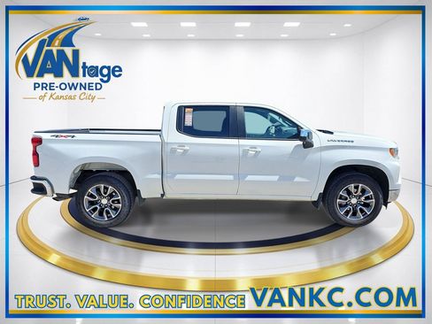 Used 2022 Chevrolet Silverado 1500 LT AWD/4WD image 5