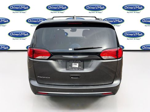 Used 2019 Chrysler Pacifica Touring Plus w/ Advanced Safetytec Group FWD image 6