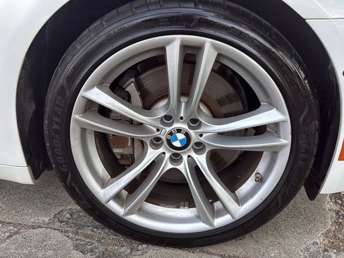 Used 2015 BMW 750Li RWD image 25