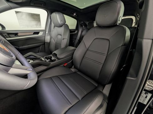 New 2026 Porsche Cayenne Coupe AWD/4WD image 5