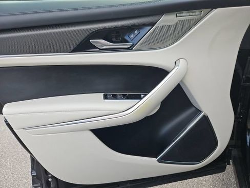 Certified 2024 Jaguar F-PACE SVR AWD/4WD image 13