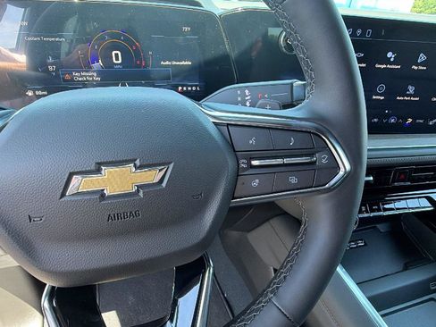 New 2026 Chevrolet Suburban High Country AWD/4WD image 24