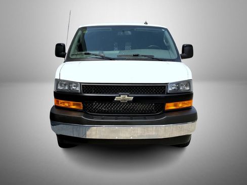 Used 2021 Chevrolet Express 2500 w/ Driver Convenience Package RWD image 2
