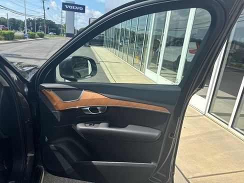 Used 2024 Volvo XC90 B5 Plus AWD/4WD image 14