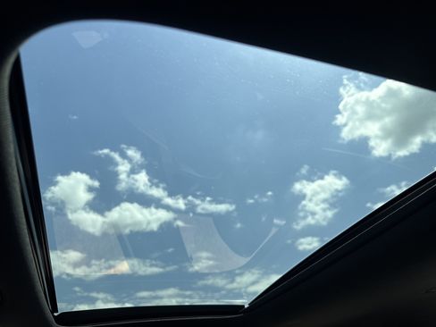 Used 2022 Genesis G70 2.0T w/ Prestige Package RWD image 15