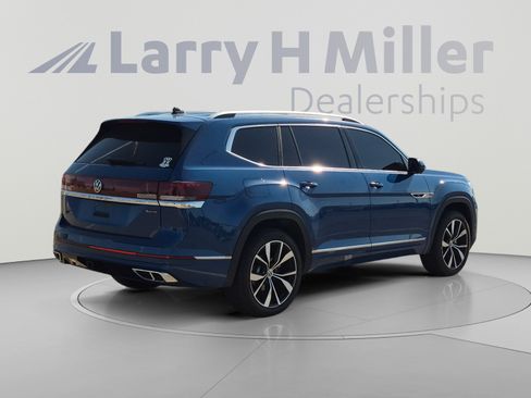 Used 2025 Volkswagen Atlas SEL Premium R-Line AWD/4WD image 5