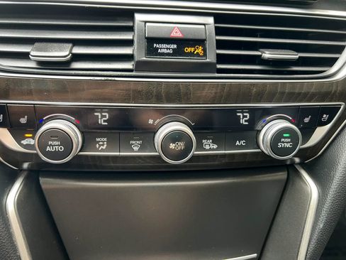 Used 2020 Honda Accord Touring image 19