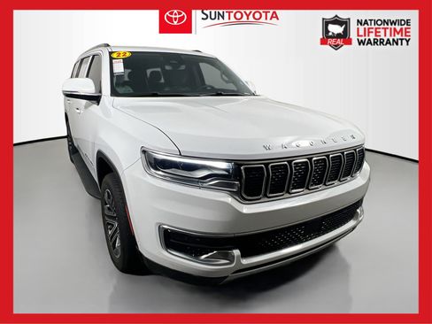 Used 2022 Jeep Wagoneer Series III w/ Flexible Seating Group image 1