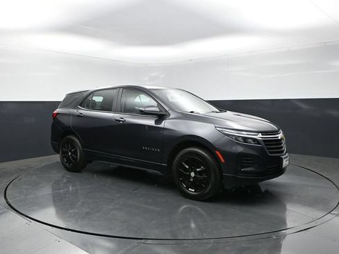 Used 2022 Chevrolet Equinox LS AWD/4WD image 1