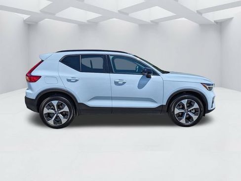 Certified 2026 Volvo XC40 B5 Plus AWD/4WD image 3