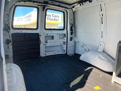 Used 2007 Chevrolet Express 2500 image 8