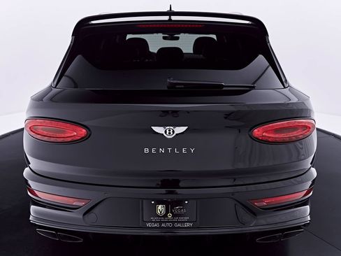Used 2023 Bentley Bentayga AWD/4WD image 19