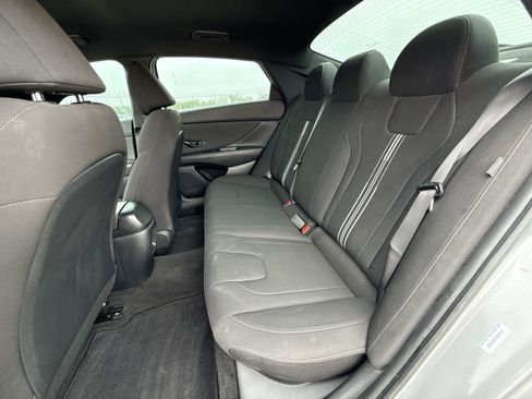 Used 2025 Hyundai Elantra Sport FWD image 24