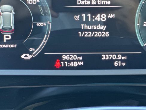 Used 2024 Audi Q8 e-tron Prestige image 27