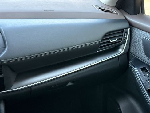 Used 2023 Nissan Rogue SV image 15