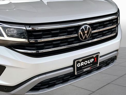 Used 2023 Volkswagen Atlas Cross Sport SEL AWD/4WD image 30