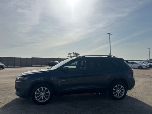 Used 2020 Jeep Cherokee Latitude FWD image 12