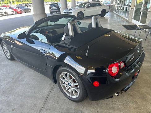 Used 2005 BMW Z4 2.5i RWD image 15