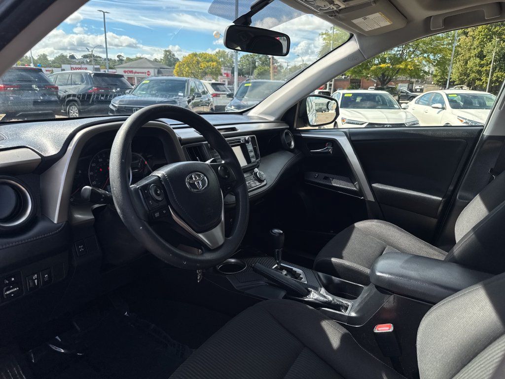 Used 2015 Toyota RAV4 XLE AWD/4WD image 14