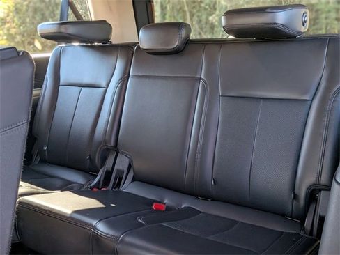 Used 2024 Ford Expedition Max XLT image 29