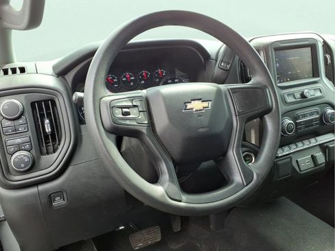 Used 2023 Chevrolet Silverado 1500 Custom image 9