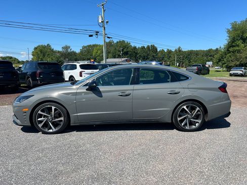 Used 2022 Hyundai Sonata SEL Plus w/ Cargo Package image 2
