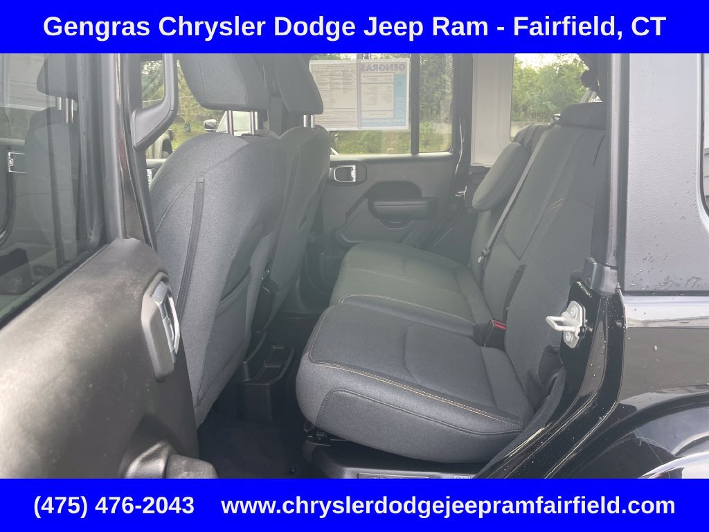 Used 2024 Jeep Wrangler Unlimited w/ Convenience Group AWD/4WD image 43