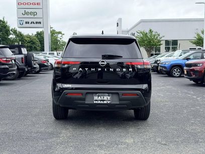Used 2025 Nissan Pathfinder SV