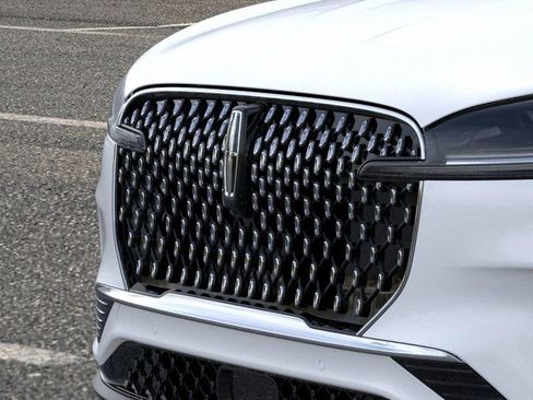 New 2026 Lincoln Aviator AWD image 17