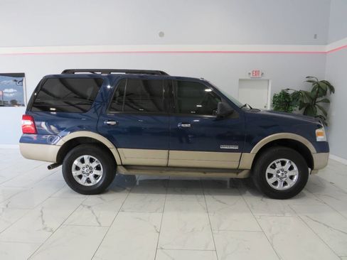 Used 2012 Ford Expedition XLT image 3