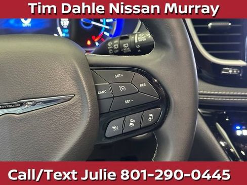 Used 2024 Chrysler Pacifica Limited FWD image 24