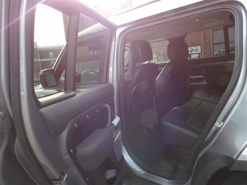 Used 2022 Land Rover Defender 110 S image 9