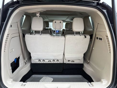 Used 2017 Chrysler Pacifica Limited image 25