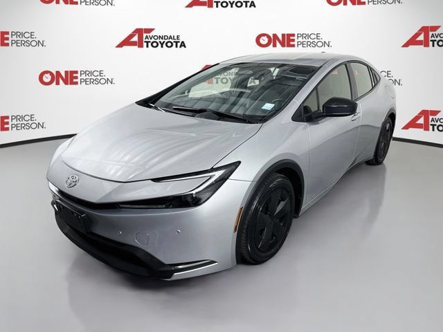 Certified 2025 Toyota Prius LE FWD image 4