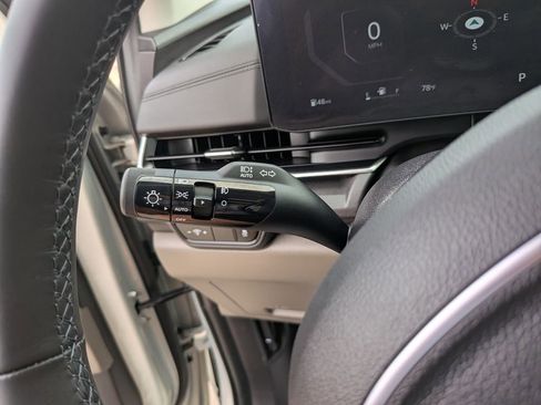Certified 2025 Kia Carnival SX FWD image 34